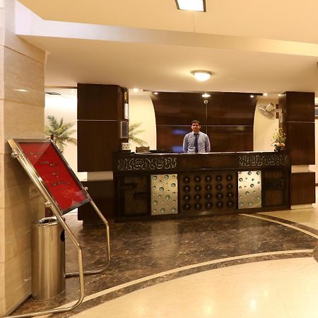 Hotel Waves, Delhi Airport Экстерьер фото