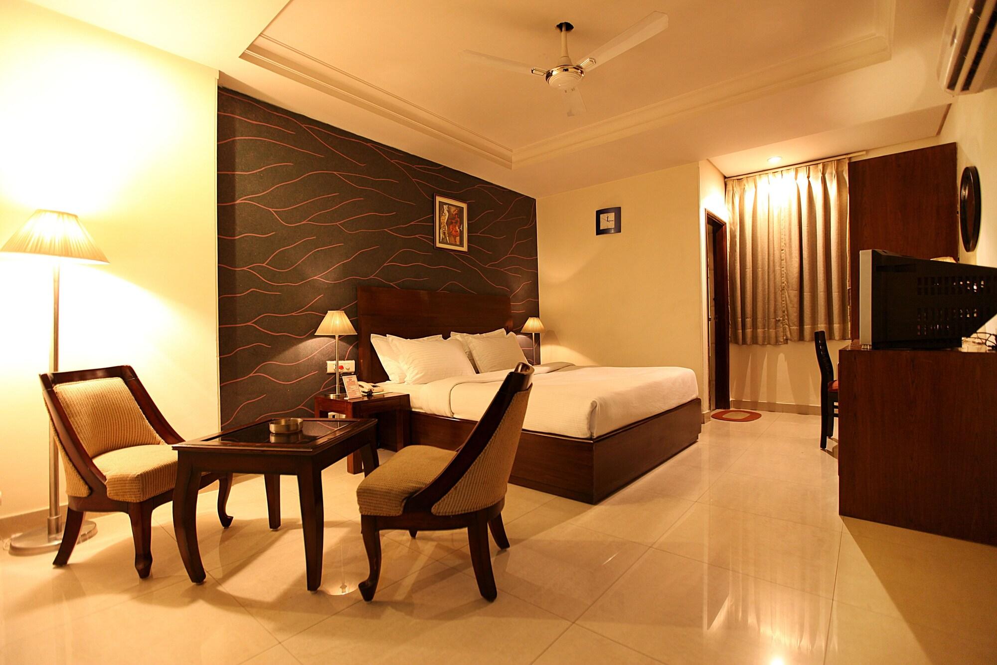 Hotel Waves, Delhi Airport Экстерьер фото