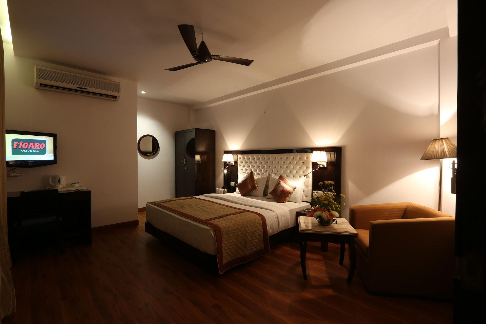 Hotel Waves, Delhi Airport Экстерьер фото