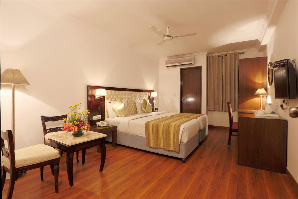 Hotel Waves, Delhi Airport Экстерьер фото